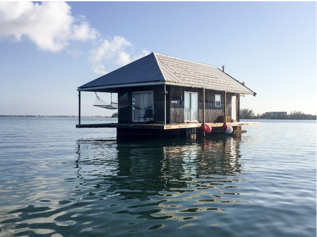 houseboat